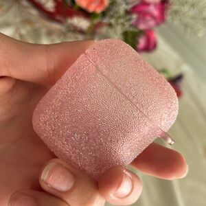 AirPods 1 case pink,glittery,keychains hole. (WITHOUT AIRPODS)
